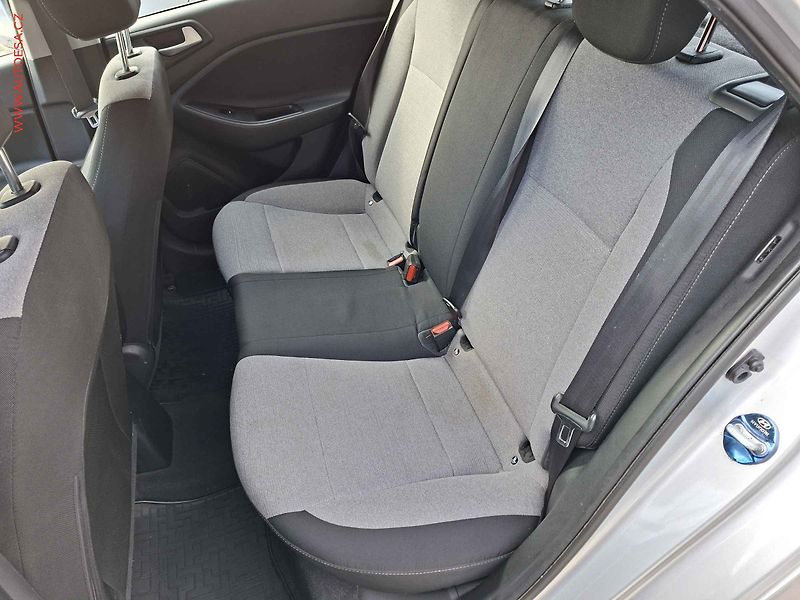 Hyundai i20 (2015) 1.2CVVT, 2.maj,ČR, AC, tempo - fotka 10 z 17
