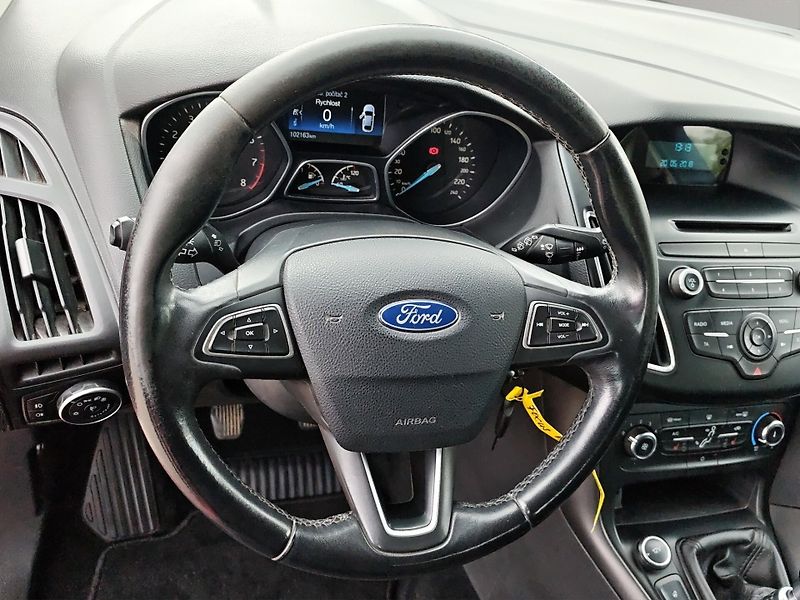 Ford Focus (2016) Trend čr. 1,0 ecoboost 125k pr - fotka 10 z 15