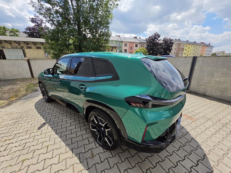BMW XM (2024) 50e záruka + servis - fotka 2 z 33