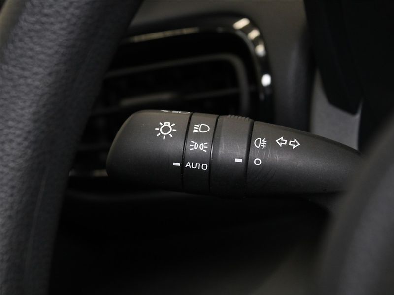 Mazda 2 Hybrid 1,5 HEV Prime-Line 1.maj ČR - fotka 19 z 21