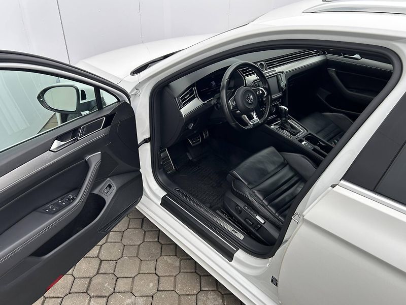 Volkswagen Passat Highline R-line DSG 4MOTION 2, - fotka 5 z 28