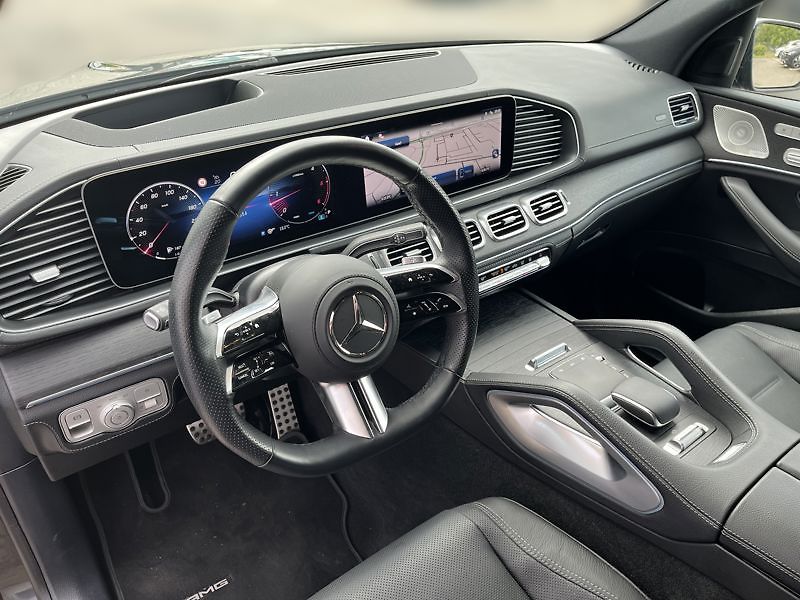 Mercedes-Benz GLE 300 d 4MATIC AMG Line Night - fotka 10 z 18