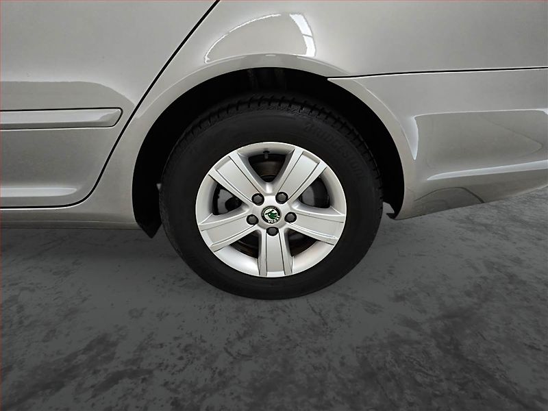 Škoda Octavia (2010) Ambiente 1.6, Serv.kniha - fotka 13 z 13