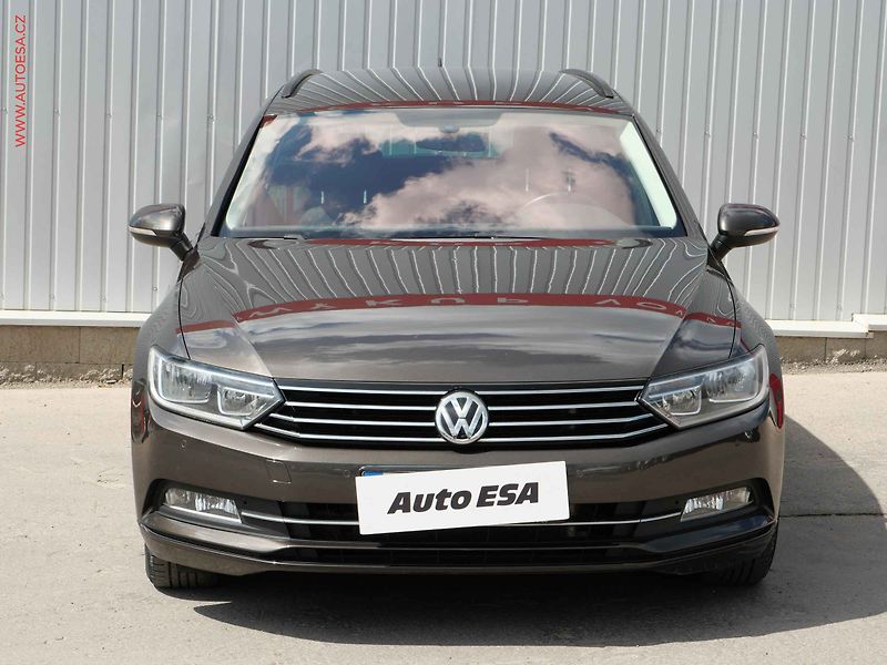 Volkswagen Passat (2016) 2.0 TDi, Comfortline - fotka 2 z 23