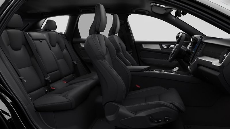 Volvo XC60 (2026) B5 AWD AUT PLUS BLACK EDITION - fotka 12 z 15