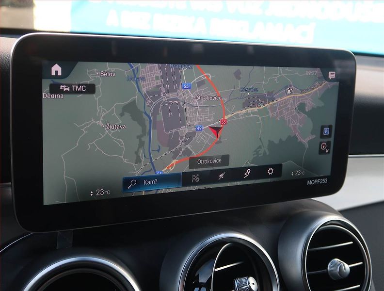 Mercedes-Benz GLC (2022) 300 de 4MATIC - fotka 16 z 25