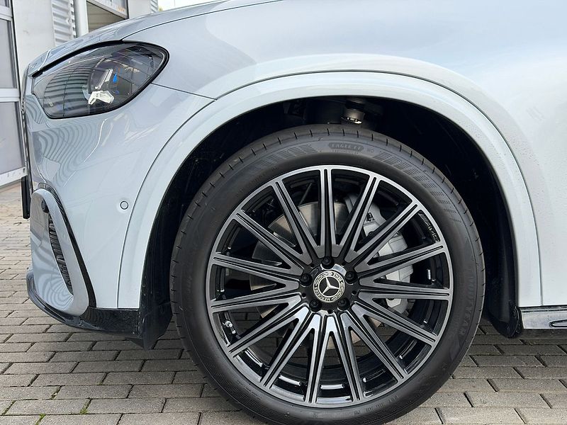 Mercedes-Benz GLC 400 4MATIC EQ AMG - fotka 26 z 37