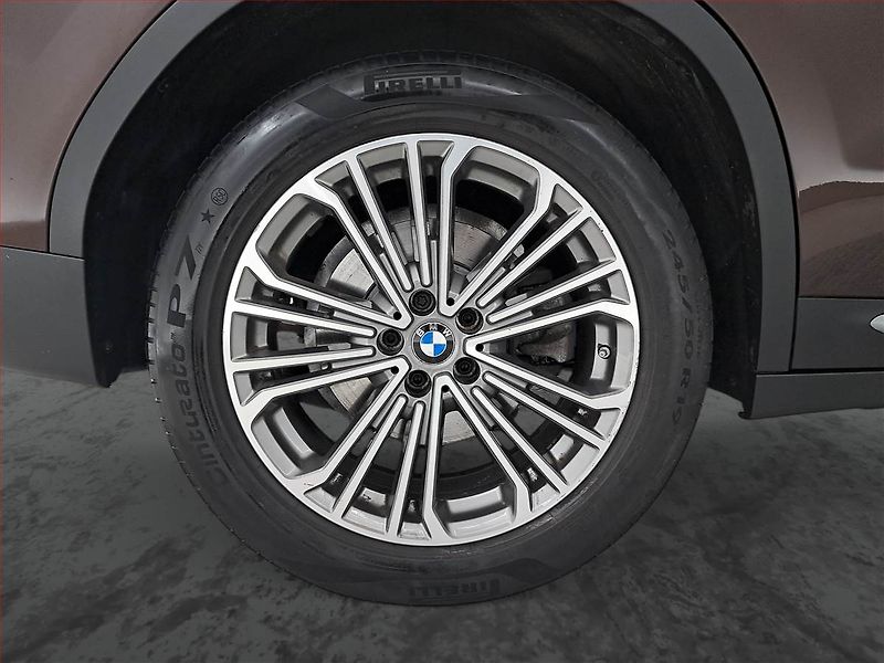 BMW X3 (2018) Luxury line xDrive20d - fotka 15 z 18