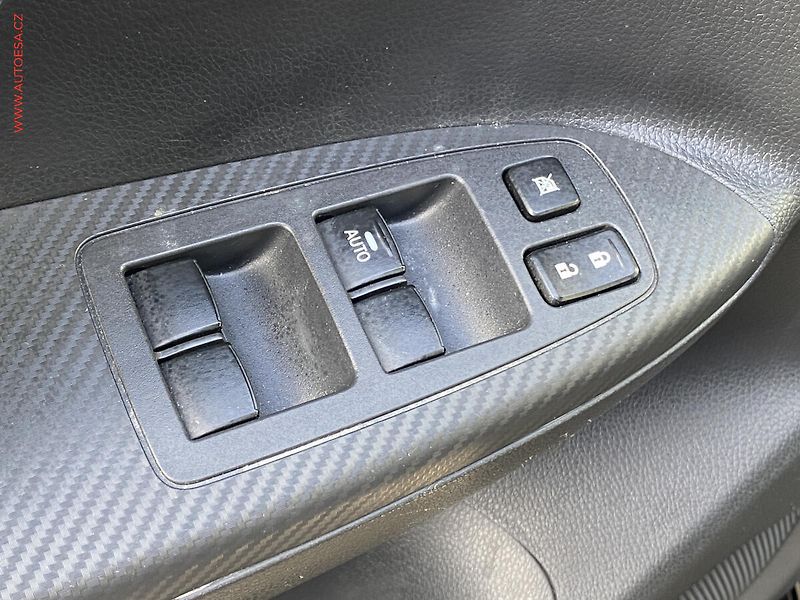 Mitsubishi Eclipse Cross (2019) 1.5 T-MIVEC, AT, kamera - fotka 11 z 21