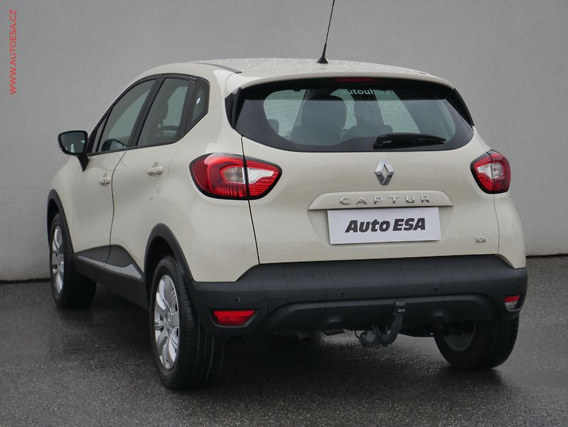 Renault Captur (2016) 0.9TCe, ČR, AC, TZ, park - fotka 6 z 19