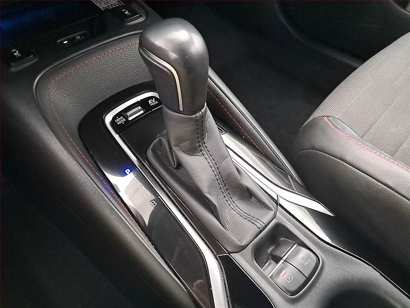 Toyota Corolla (2020) 1.8 Hybrid - fotka 13 z 16