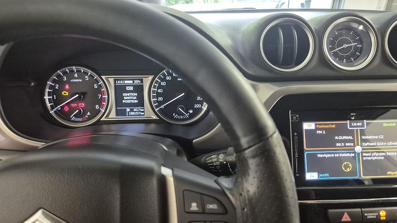 Suzuki Vitara 1.6 16V  COMFORT 4x4 - fotka 13 z 13