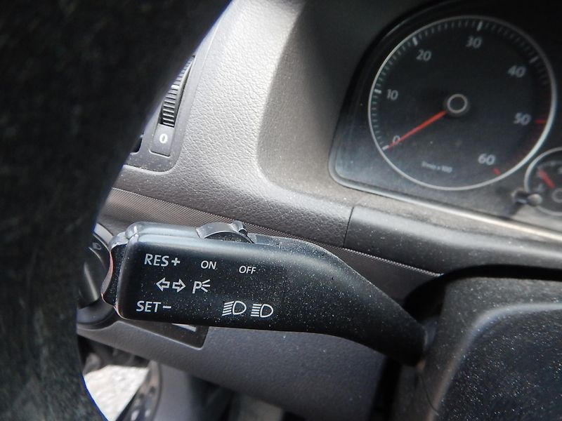 Volkswagen Touran 1.9 TDI, 7 MÍST, TAŽNÉ - fotka 21 z 33