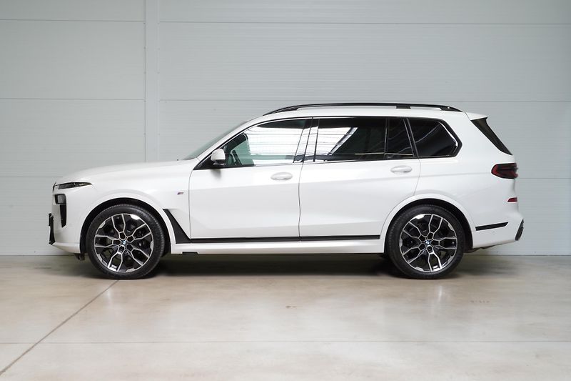 BMW X7 Xdrive40i,Mpaket,ČR,Iconic-G - fotka 5 z 49