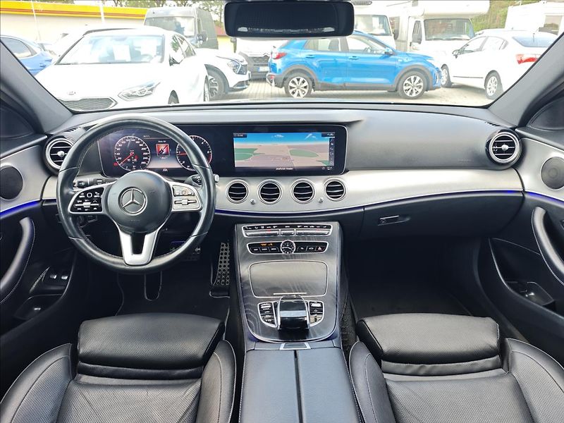 Mercedes-Benz Třídy E 2,9 400d 4Matic 9G-Tronic - fotka 18 z 22
