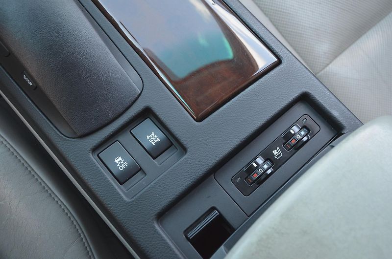 Lexus RX (2010) RX 350 3.5 204kW 4x4 LPG / ČR - fotka 27 z 43