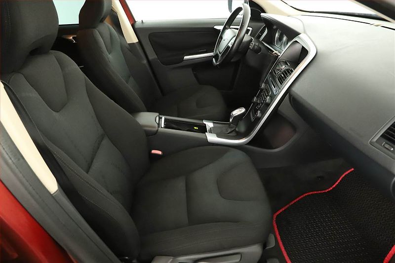 Volvo XC60 (2013) D4, Automat, Navi, Tempomat - fotka 7 z 16