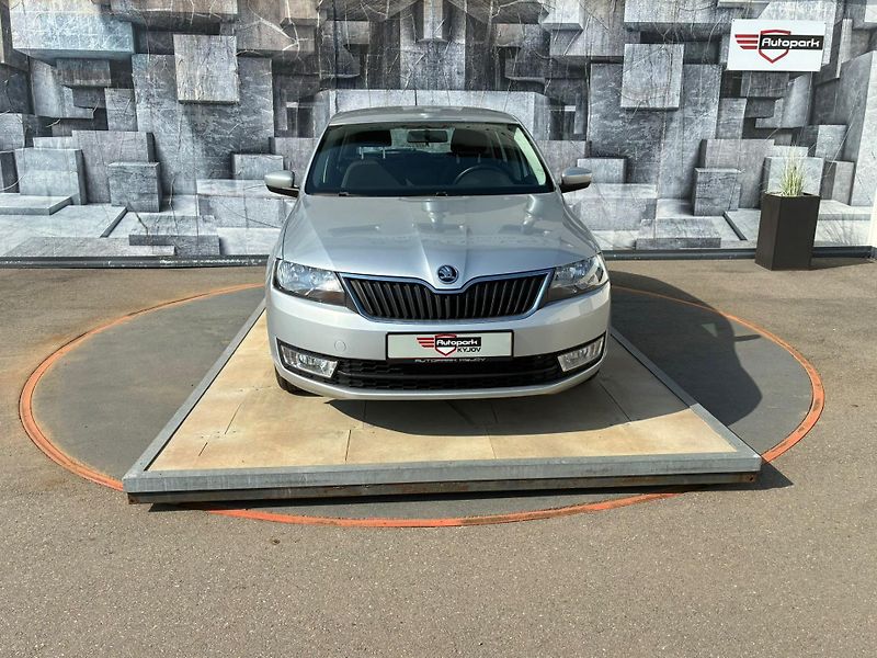 Škoda Rapid (2017) 1.2TSi, 81KW, VYHŘ. SEDADLA. - fotka 2 z 19