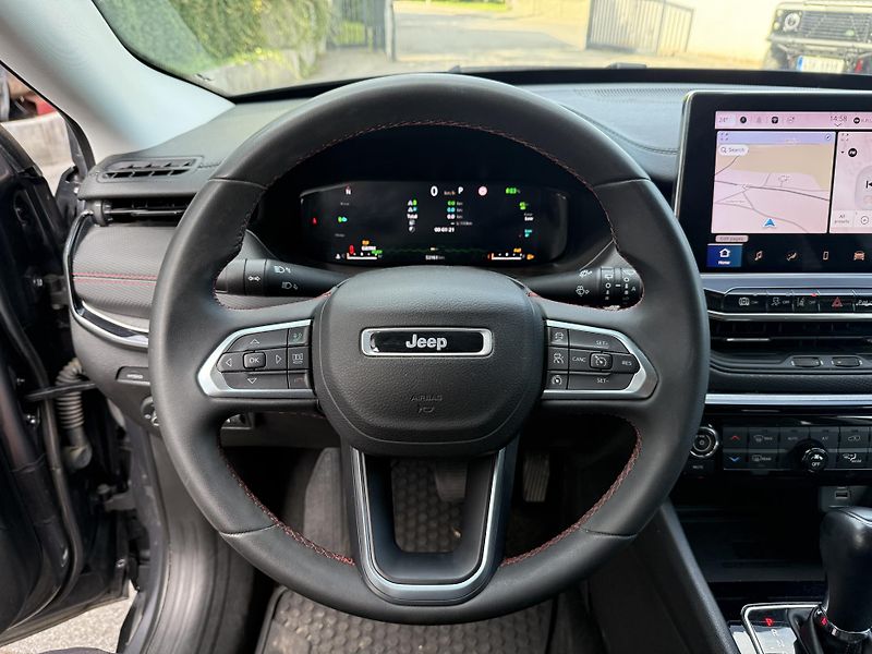 Jeep Compass Trailhawk Plug-In Hybrid 4WD - fotka 10 z 22