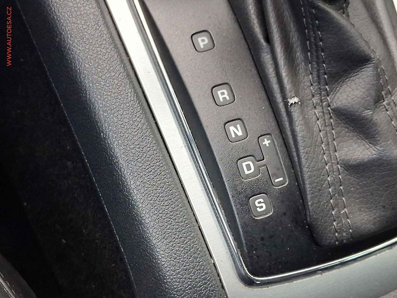 Škoda Octavia (2013) 2.0 TDi 4x4, Scout, DSG - fotka 14 z 19