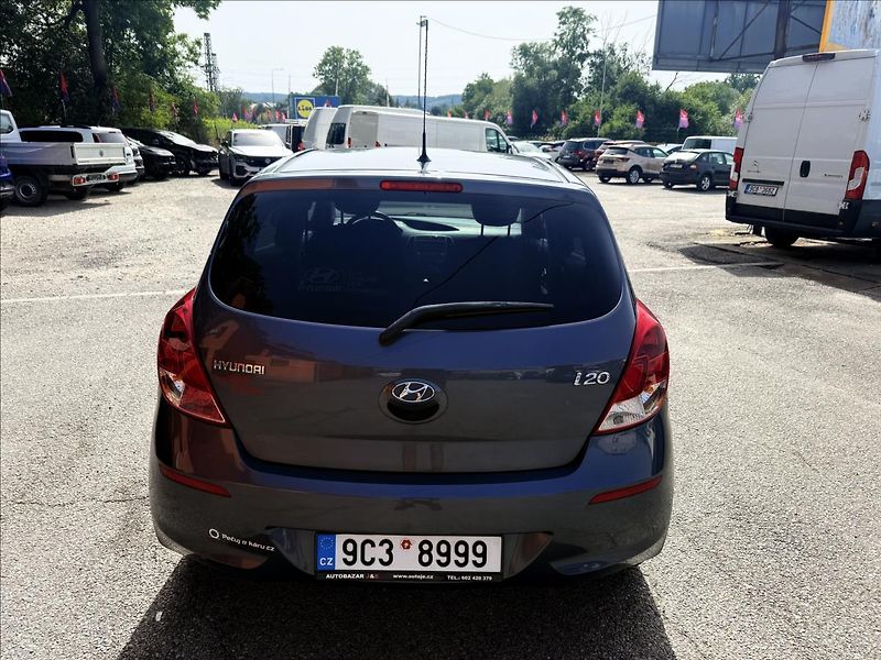 Hyundai i20 1,3 i - fotka 6 z 26