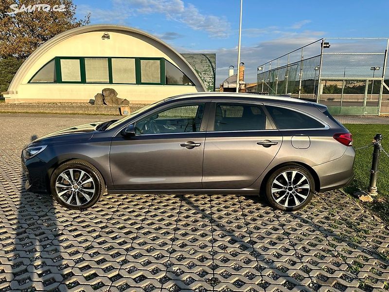 Hyundai i30 1.6 CRDI, 100 kW, Premium, aut - fotka 5 z 20