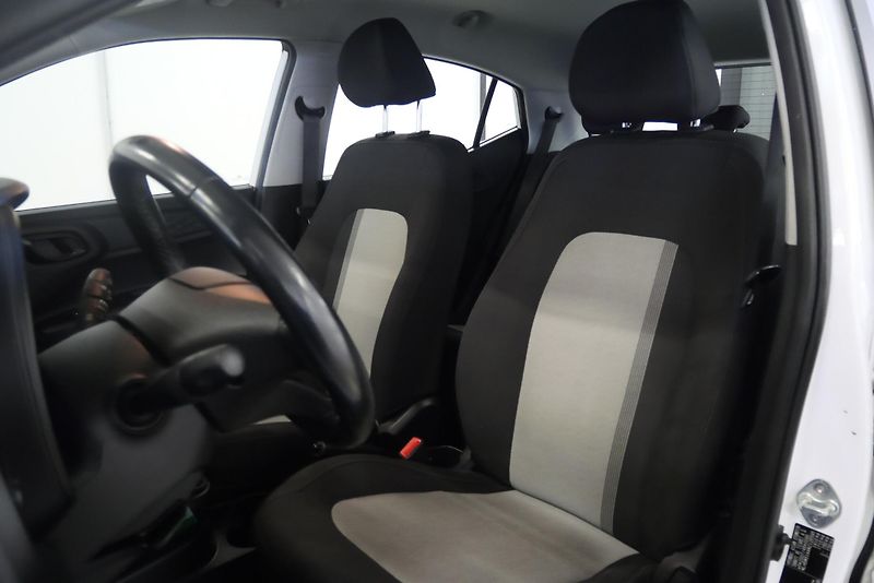 Hyundai i10 - fotka 12 z 26