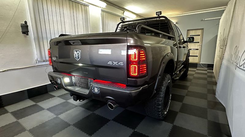 Dodge RAM 5,7L V 8 HEMI / OFFROAD PAKET - fotka 6 z 41