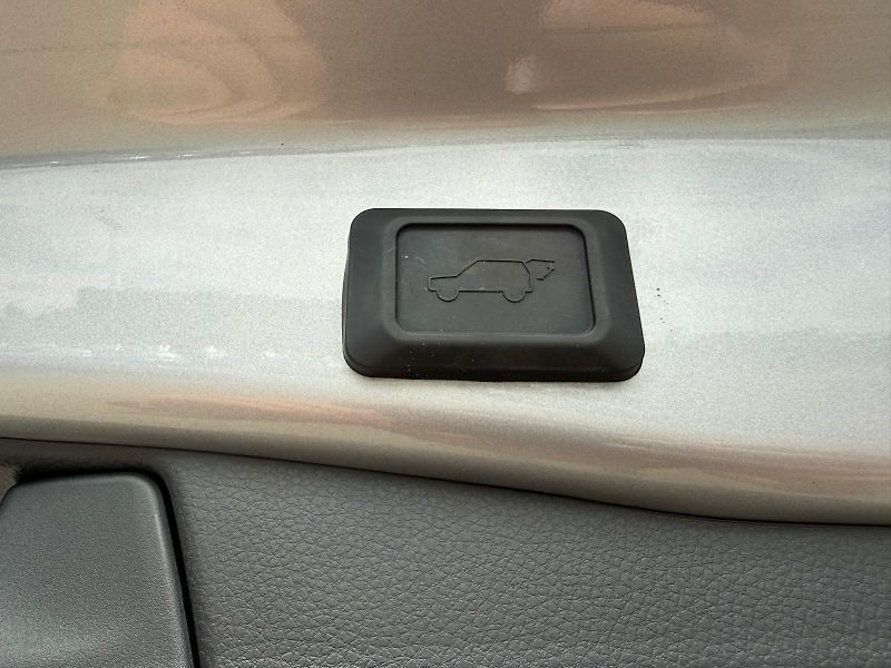 Toyota RAV4 2.5 HSD e-CVT AWD Executive Sk - fotka 26 z 30