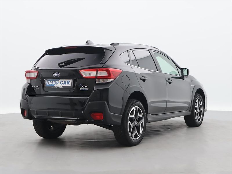 Subaru XV 2,0 e-Boxer 110kW Active Klima - fotka 7 z 38
