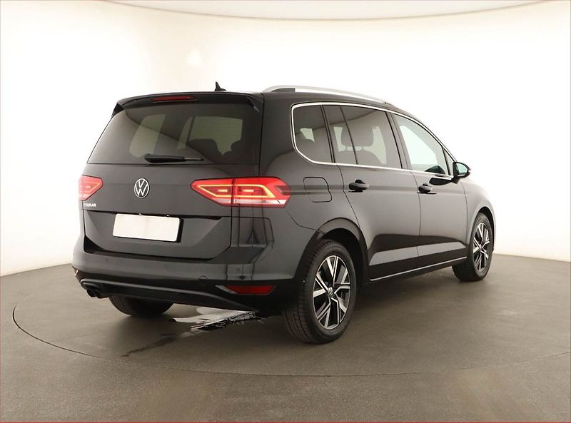 Volkswagen Touran (2020) 2.0 TDI, Automat, 7 míst - fotka 5 z 15