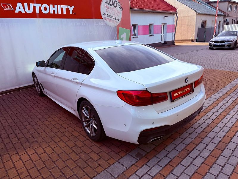 BMW Řada 5 520d Aut. ČR, M-Paket - fotka 9 z 24