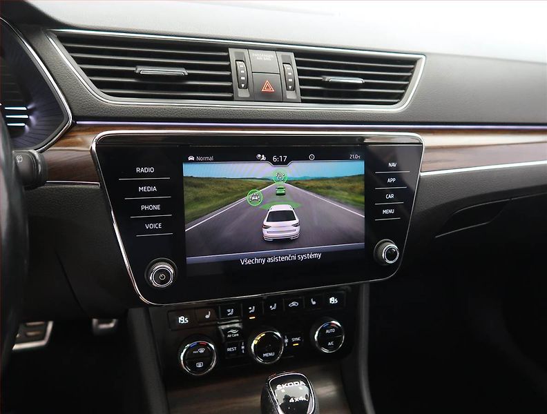 Škoda Superb (2022) Scout 2.0 TDI, Scout - fotka 18 z 29