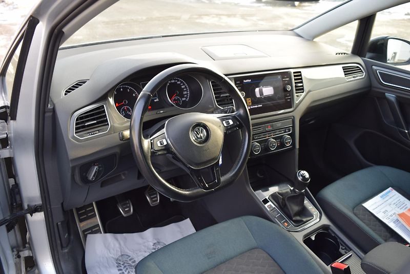 Volkswagen Golf Sportsvan (2019) 1.5TSI 96kw IQ.DRIVE NAVI ACC  - fotka 22 z 49