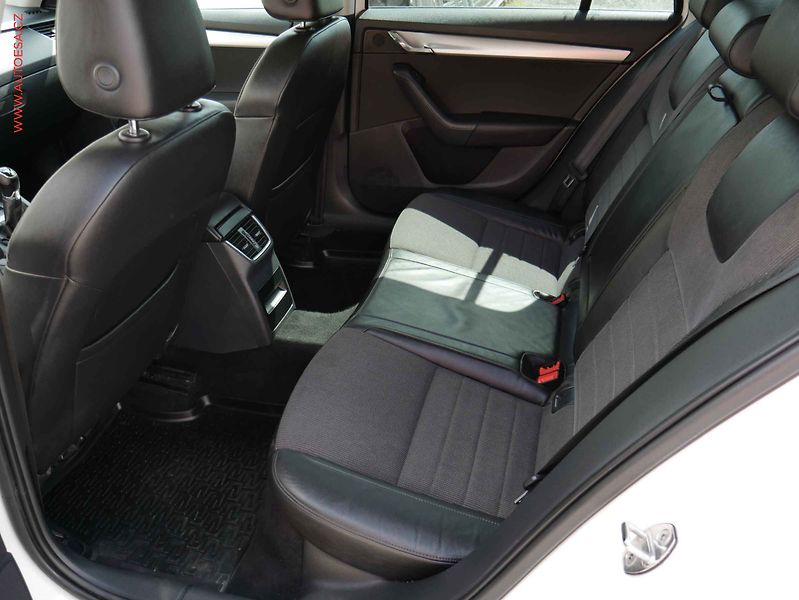 Škoda Octavia (2014) 1.6TDi, AC, tempo, park.asist - fotka 10 z 19