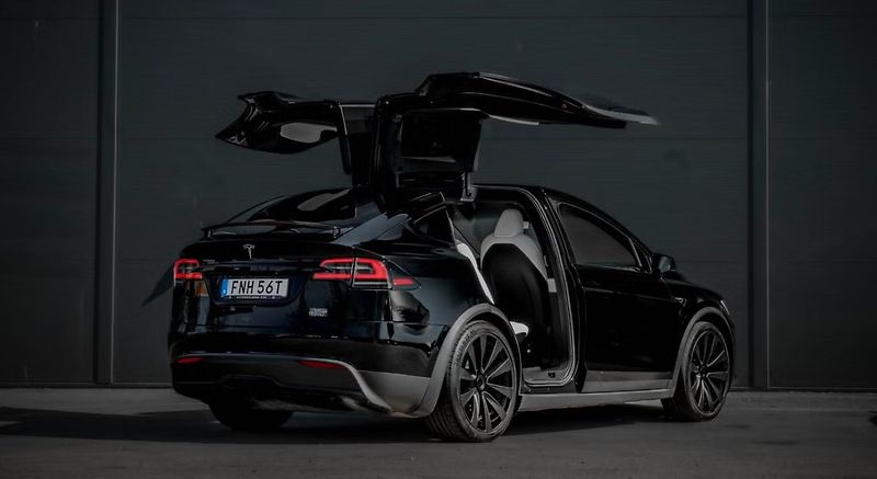 Tesla Model X Plaid 6 míst AWD Tažné Pano. - fotka 2 z 24