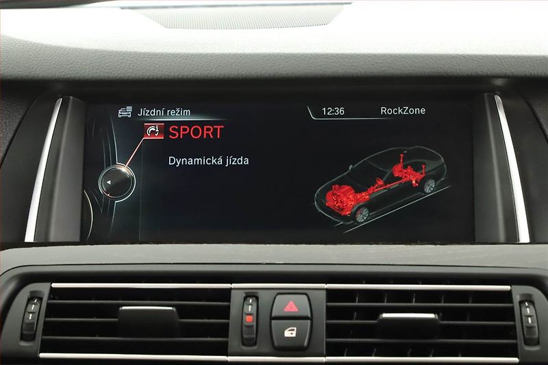 BMW Řada 5 (2014) 520i, Automat, Kůže, Navi - fotka 16 z 20