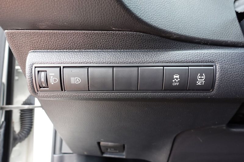 Toyota Corolla 1,8HSD Comfort + Style - fotka 19 z 31