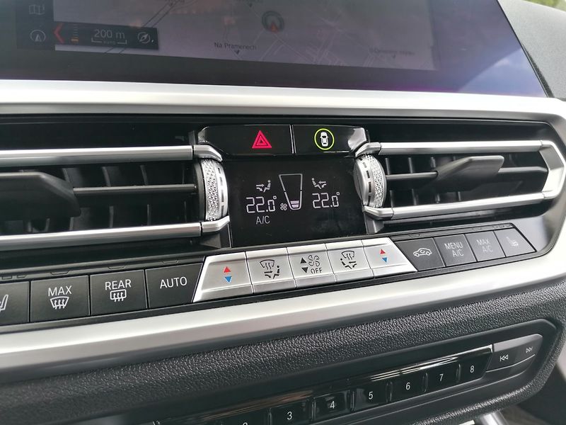 BMW Řada 3 (2020) 2.0 318D  A/T,Kůže,Ambient. - fotka 14 z 31