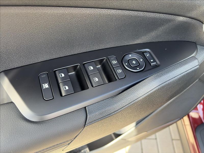 Kia Sportage (2025) 1,6   T-GDI 7DCT TOP - fotka 10 z 24