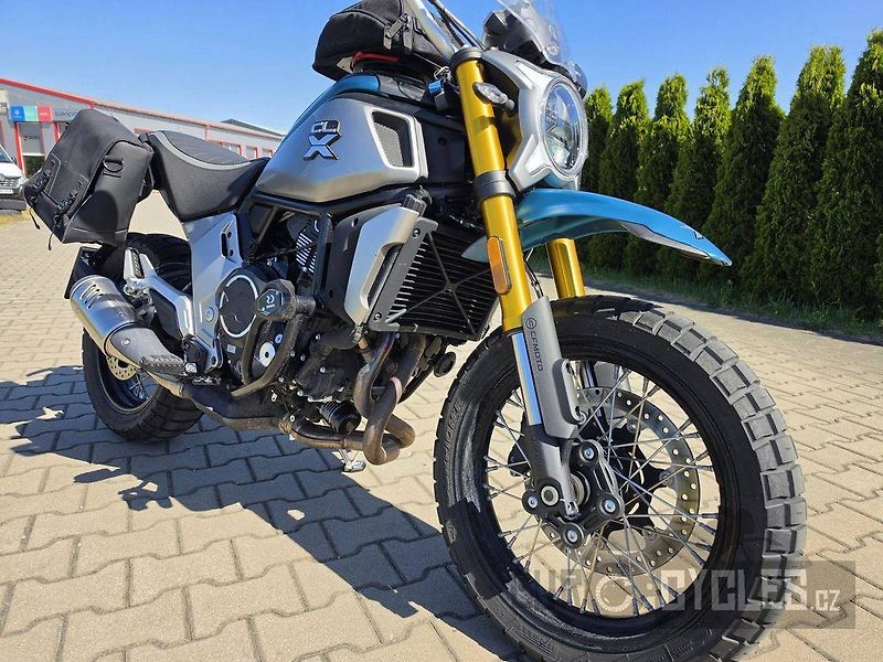 CFMOTO 700 CL-X Adventure (2024) - fotka 2 z 18