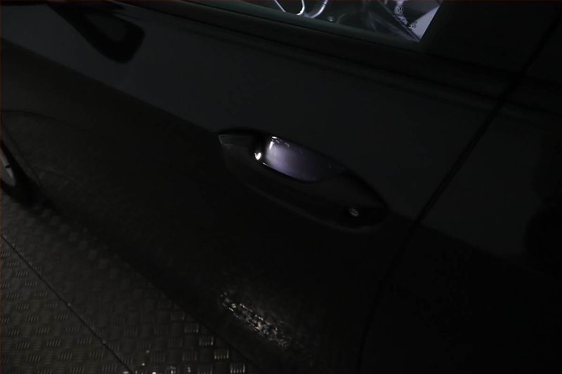 Volkswagen Golf (2020) 1.5 TSI, Navi, Tempomat - fotka 22 z 23