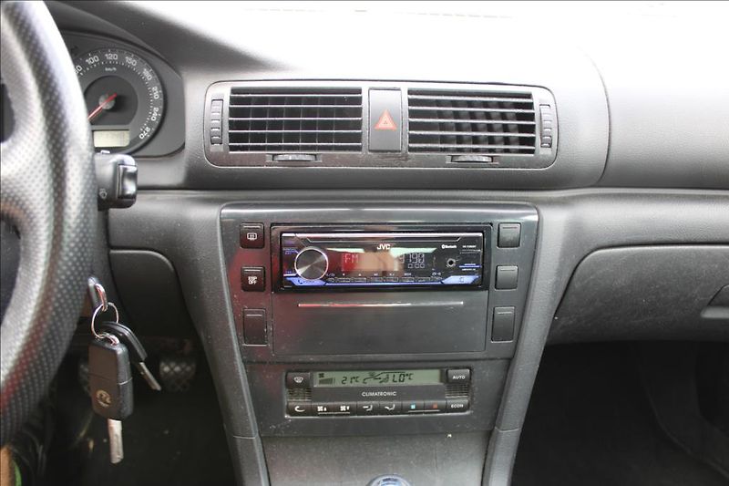 Škoda Superb 1,8 T  DIG.KLIMA, TAŽNÉ - fotka 16 z 22