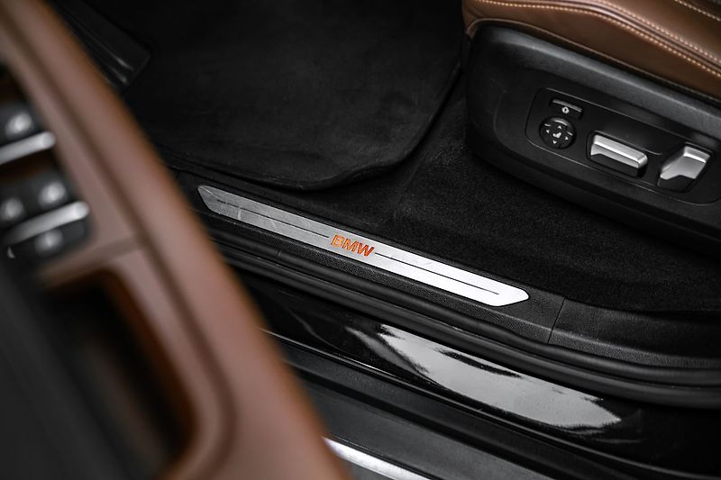 BMW X5 30d xDrive X-line, panorama - fotka 18 z 21