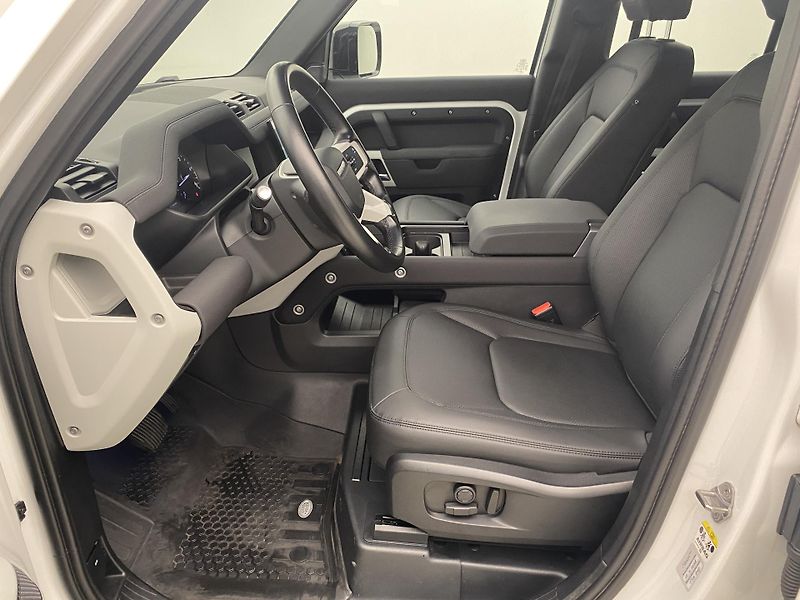 Land Rover Defender 110 D250 SE AWD AUT CZ - fotka 3 z 49
