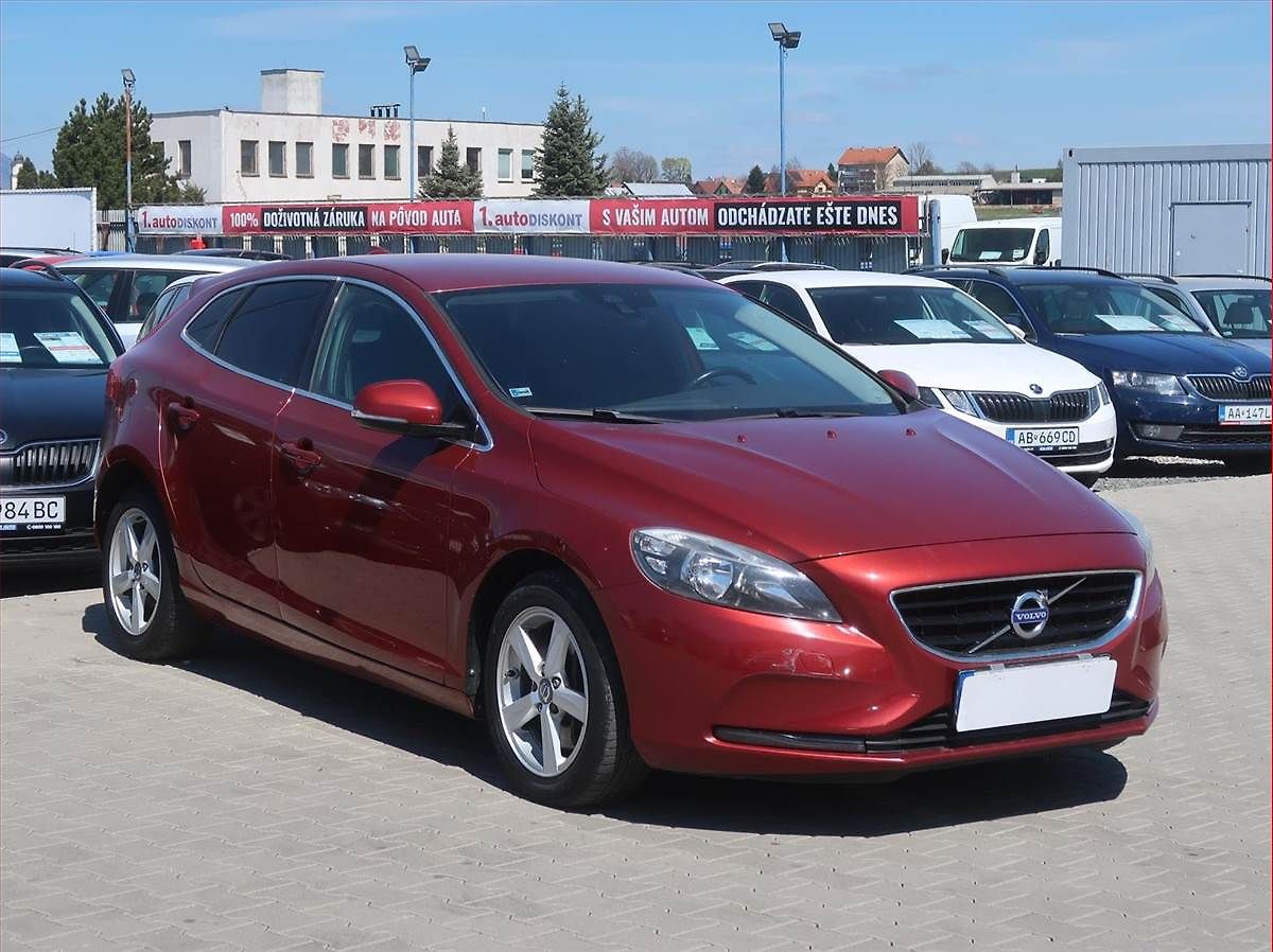 Volvo V40 2.0 D3, Navi, Tempomat