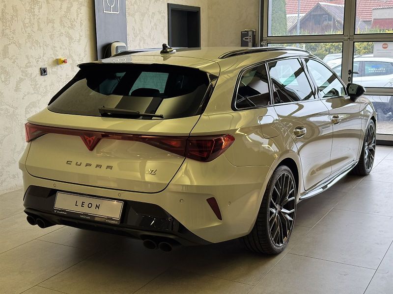 Cupra Leon (2026) SP VZ 2.0 TSI 333k DSG 4WD - fotka 10 z 12