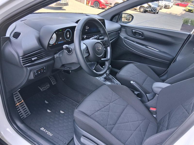 Hyundai Bayon PLAY PLUS 1.0 T-GDi 74 kW - fotka 10 z 26
