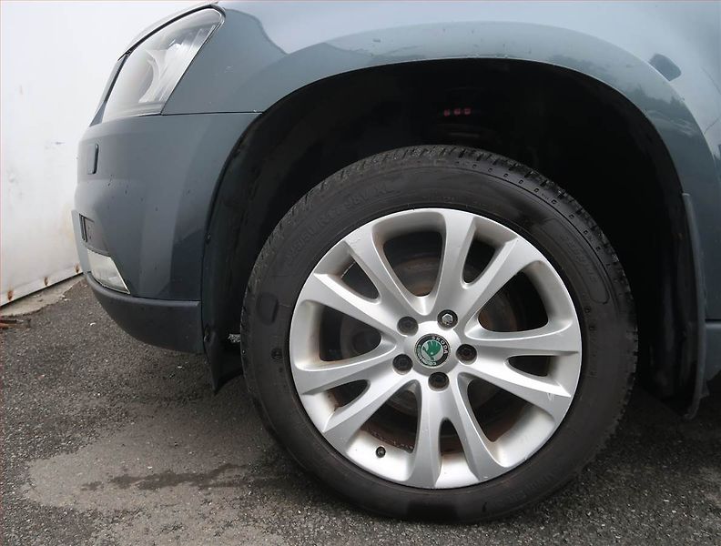 Škoda Yeti (2014) Elegance 2.0 TDI, 4X4 - fotka 15 z 25