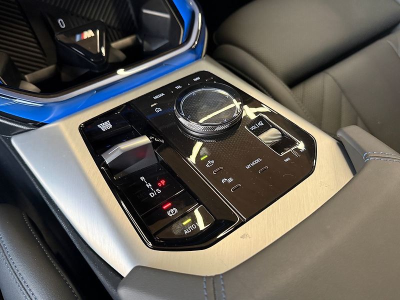 BMW X3 20d xDrive, Tažné, Harman - fotka 26 z 37